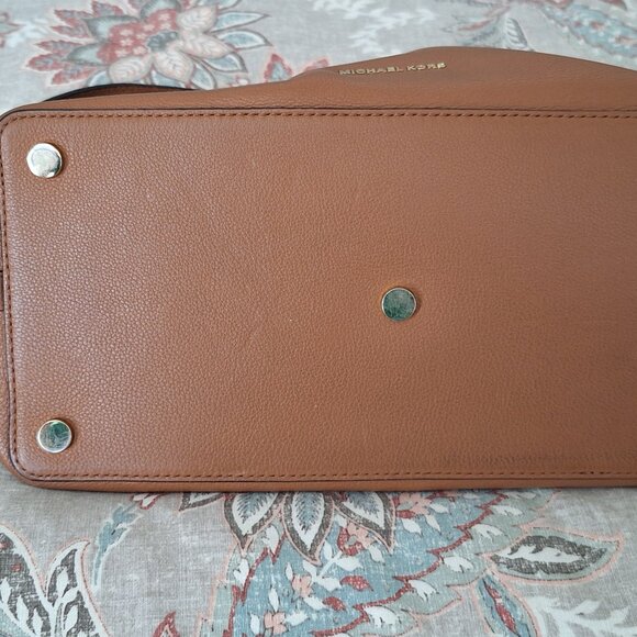 Michael Kors purse - Picture 2 of 5